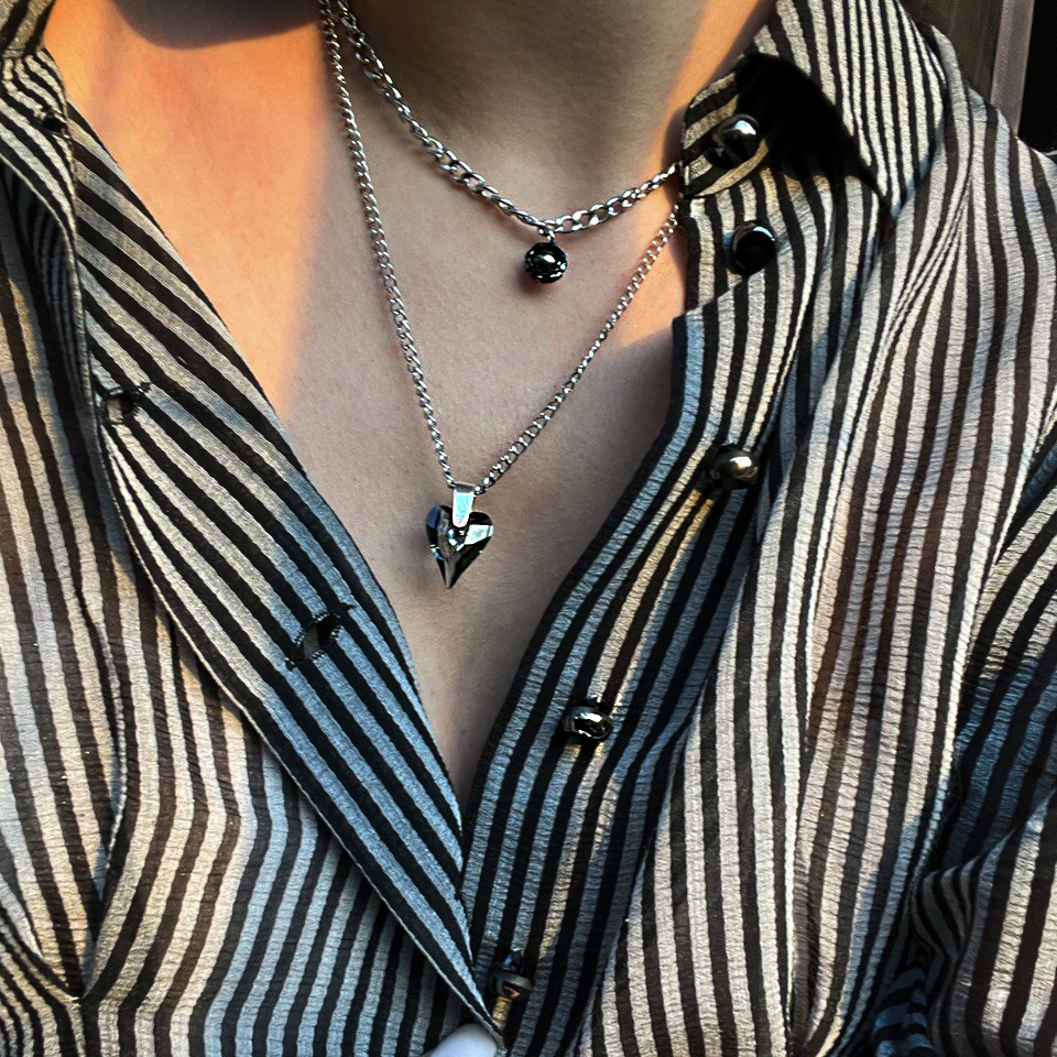 Elizé® Chains Collection - Swarovski® Crystal Heart Necklace - Black Diamond with Silver