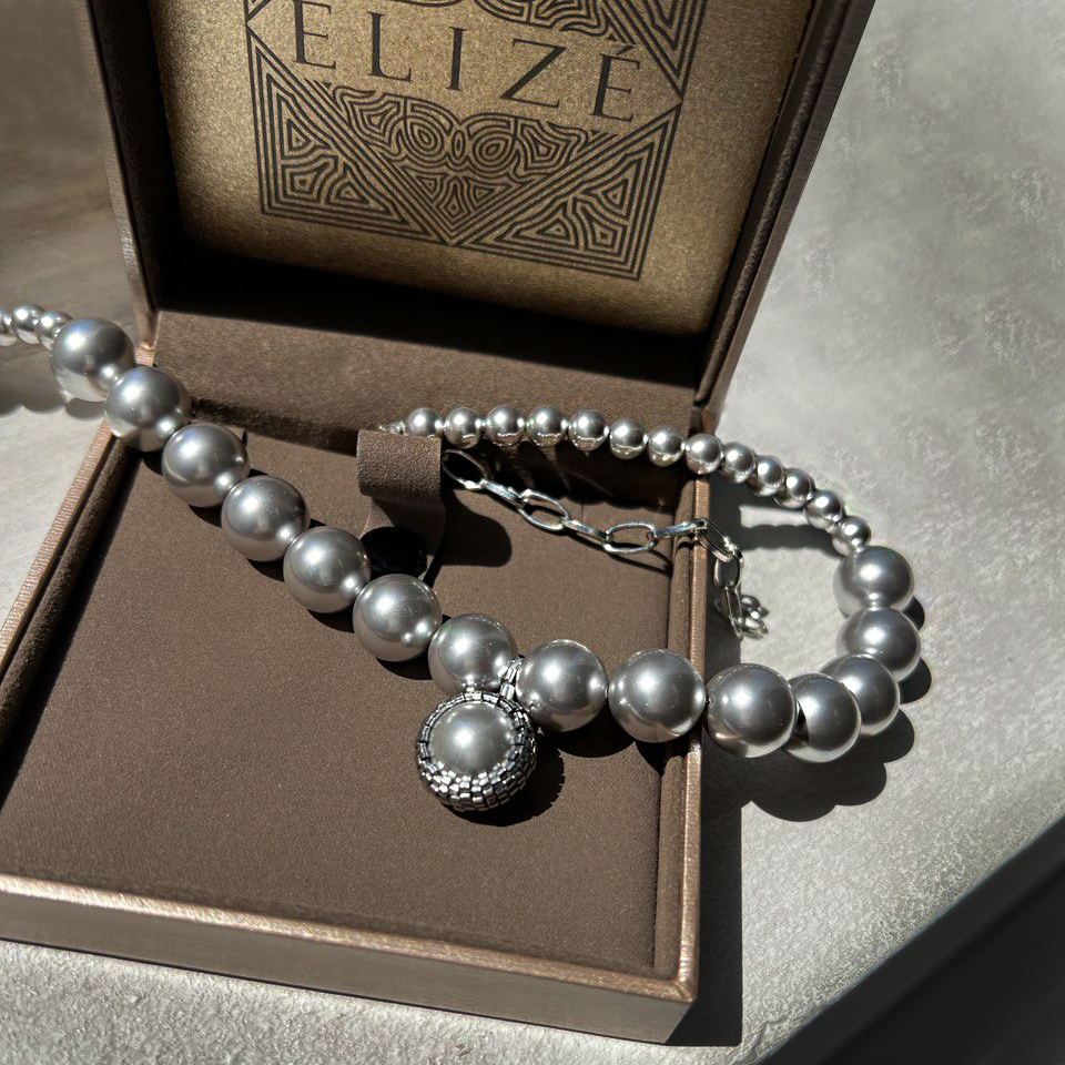 Elizé® Timeless Pearls Collection - Swarovski® Pearl Classy Necklace - Light Grey DeLite